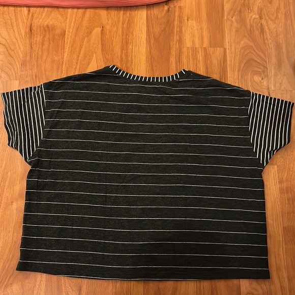 Lululemon cates tee - Picture 3 of 4